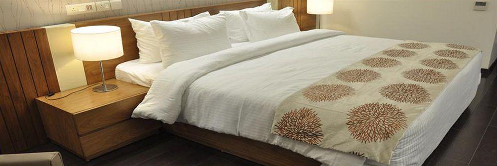Fabhotel Prime Sage New Delhi Bagian luar foto