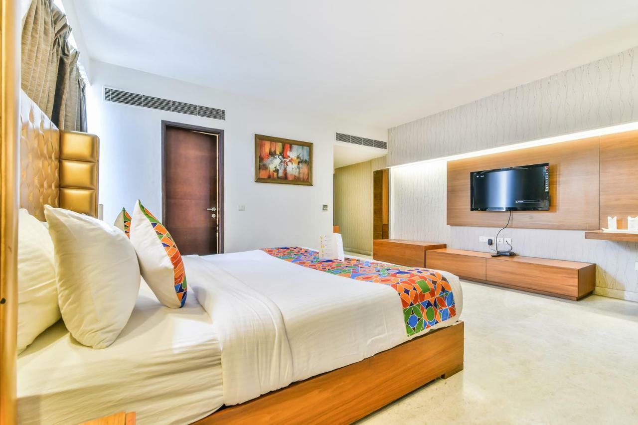 Fabhotel Prime Sage New Delhi Bagian luar foto