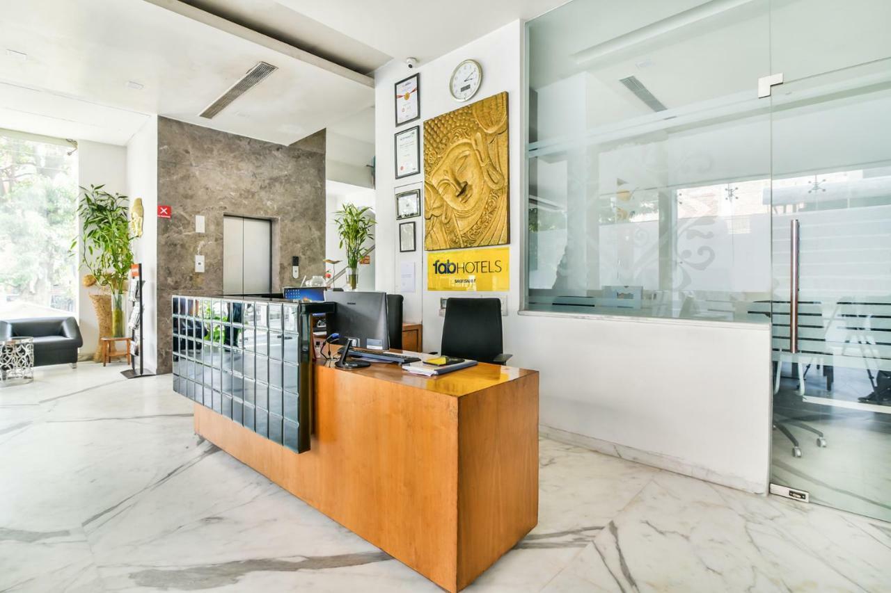 Fabhotel Prime Sage New Delhi Bagian luar foto