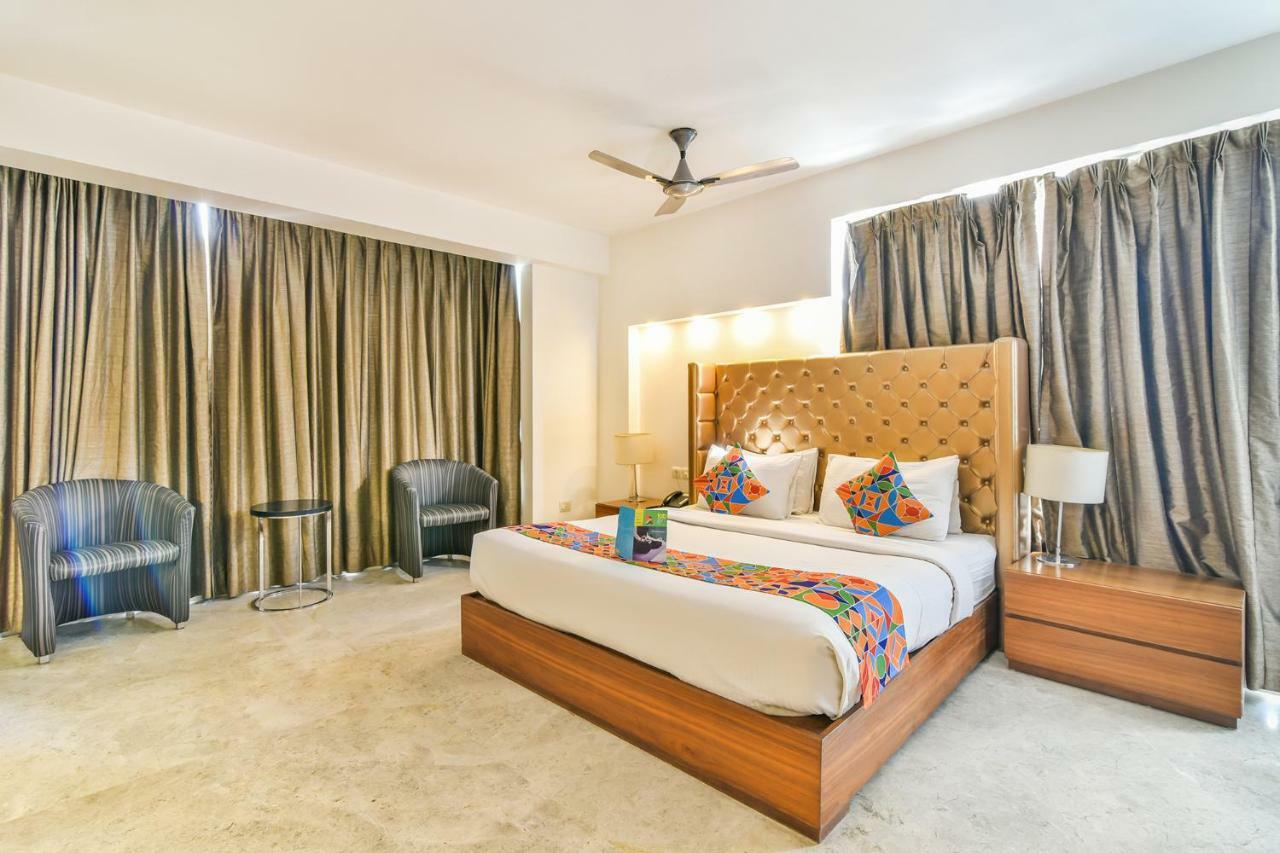 Fabhotel Prime Sage New Delhi Bagian luar foto