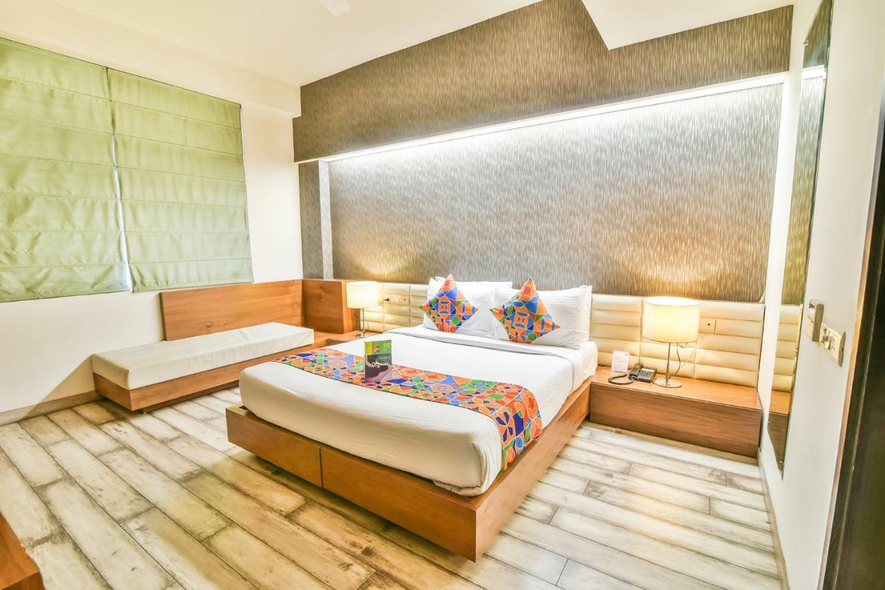Fabhotel Prime Sage New Delhi Bagian luar foto