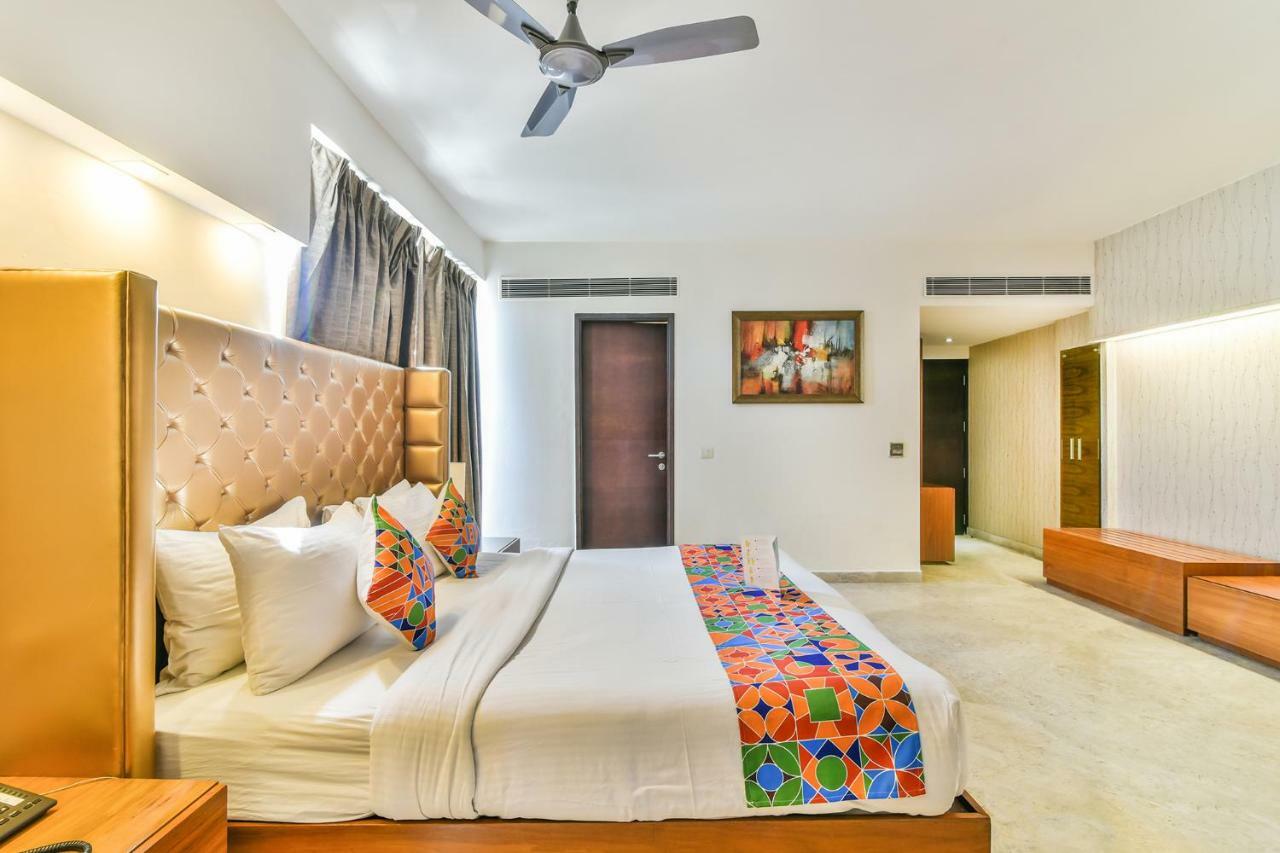 Fabhotel Prime Sage New Delhi Bagian luar foto